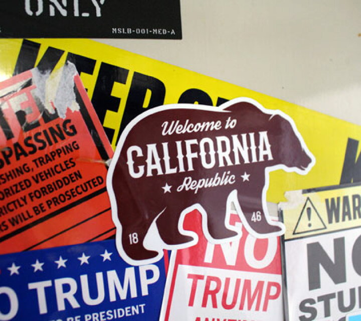 楽天市場 ステッカー アメリカン おしゃれ かっこいい 車 クマ 熊 カリフォルニア アウトドア キャンプ スーツケース カーステッカー Welcome To California Decal グリズリー サイズm メール便ok Sc Wcr1850m Ahd U S Junkyard