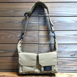 [jA XNGAV_[ Cx[_[ (J[L) MSB-71-KHAKI CYt@Ng[ LINHA SQUARE SHOULDER THE INVADER