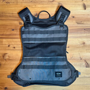 ���[�j�A �X�g���[���x�X�g �A���p�C�A(�O���[) STP-04-GRAY ���C�Y�t�@�N�g���[ LINHA STREAM VEST UMPIRE