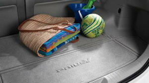 プリウスα 2列シートモデル用 トヨタ純正「PRIUS V」ロゴ入り カーペットカーゴマット