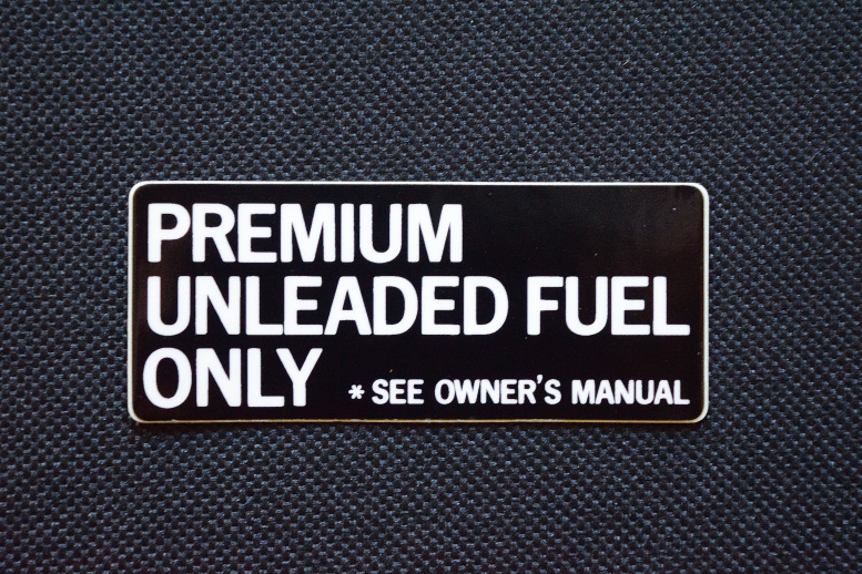 EUDM 給油口のワンポイントカスタム CAUTION 数量は多 PLATE注意プレート 30系トヨタ 期間限定特価品 フューエルインフォメーション 英語表記 RAV4 燃料情報ラベル 海外仕様純正部品