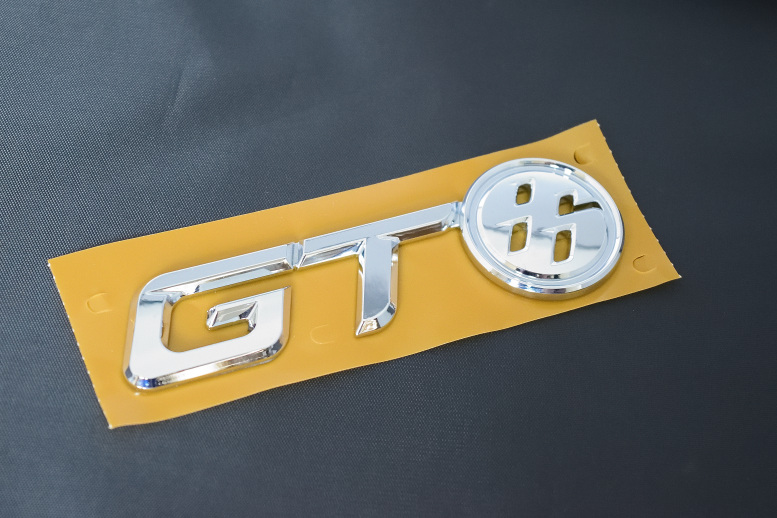 リア「GT86」文字 エンブレム  海外仕様純正部品