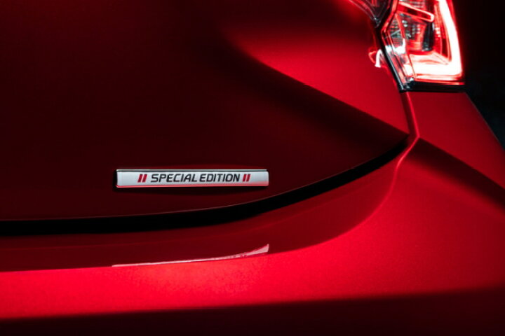 楽天市場】【210系トヨタ カローラスポーツ】リア右「SPECIAL EDITION 