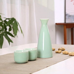 酒器セット お猪口 おちょこ とっくり 陶器 徳利1個 ぐい呑み2個 3点セット 酒水差し 盃 日本酒用 伝統的な陶器酒カップ 和風 冷酒 シンプル 家庭用 来客 引っ越し祝 ギフトに最適です