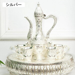 徳利1個+盃6個+トレー1個 8点セット 酒器セット 銀色 北欧風 エレガント 素敵 上品 合金製 酒器 とっくり ぐい呑み 酒水差し 酒器揃 持ち手付き 浮き彫り 立体感 贈答品 新年 業務用 誕生