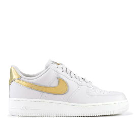 【 NIKE WMNS AIR FORCE 1 LOW 'METALLIC GOLD' / VAST GREY METALLIC GOLD 】 灰色 グレー ゴールド エアフォース スニーカー レディース ナイキ