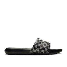 【 NIKE VICTORI ONE PRINTED SLIDE 'JUST DO IT CHECKERED' / BLACK BLACK WHITE 】 サンダル 黒色 ブラック 白色 ホワイト スニーカー メンズ ナイキ