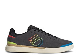 【 ADIDAS FIVE TEN SLEUTH DLX 'CARBON MULTI' / CORE BLACK CARBON WONDER WHITE 】 アディダス コア 黒色 ブラック カーボン 白色 ホワイト スニーカー メンズ