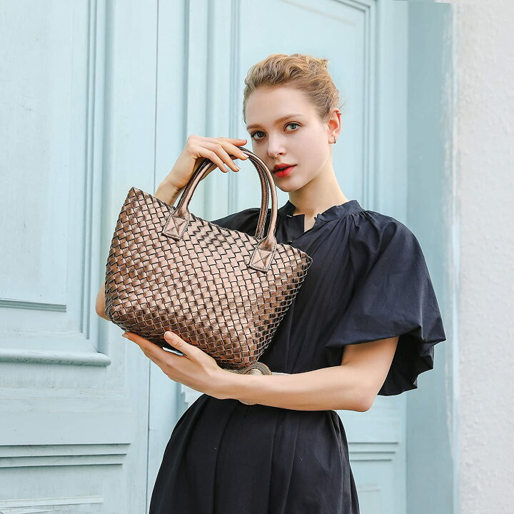 楽天市場 雑誌oggi掲載 手編み メッシュトートバッグ ポーチ付き2点セット 軽量 メタリック カジュアル Puレザー ファッション レディース ビジネス 通勤通学 おしゃれ イタリア Italy グッシオ ゴールド New Guscio Italy フィレンツェ