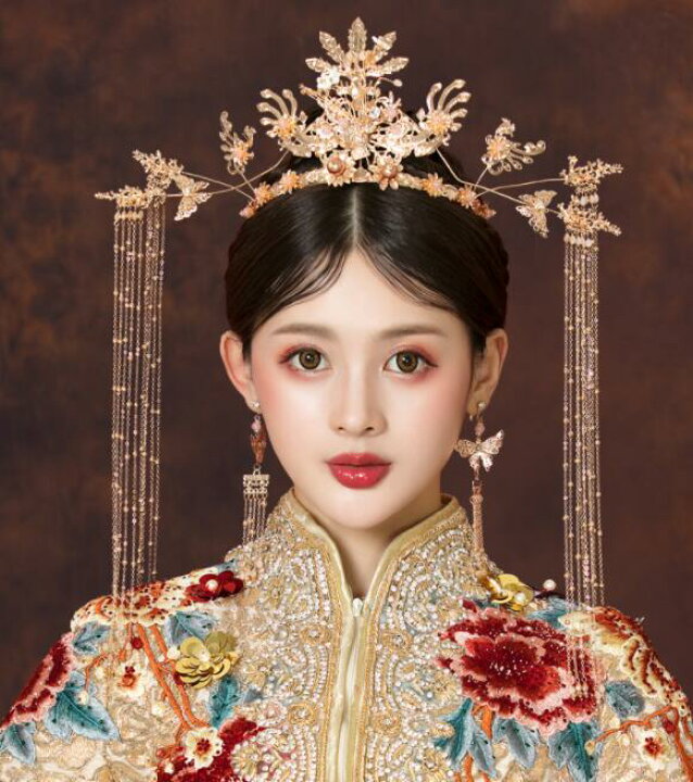 楽天市場 中国風髪飾り 合金中国風ウェディングドレス髪飾 イヤリングセット フリンジティアラ 王冠 フリンジかんざし 古代宮廷唐装 漢服コスプレ用ヘアアクセサリー 古典中華舞台グッズ 中華仮装グッズ 純の洋服屋さん