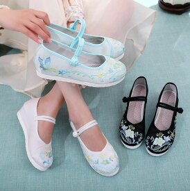 パンプス チャイナ靴 チャイナシューズ 婦人靴 大人 春夏秋カジュアルシューズ中華布靴 ハンドメイド エスニック 蝶 花刺繍 チャイナ民族風 可愛い 中華コスプレ靴 ウェッジソール 黒 ブルー 白 22 22.5 23 23.5 24 24.5 25 25.5cm