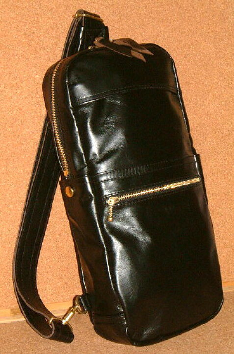 楽天市場】【STANDARD MOTORCYCLE LEATHERS スタンダードレザー】 高級 オールレザー製 肉厚 カウハイド ライダース 肩掛け 中型 ワン ショルダーバッグ ボディバッグ 「Mサイズ」 (BLACK/ブラック) 牛革 茶芯黒 黒 バイカー ホットロッド 高橋 made in 奥多摩 本革 ...