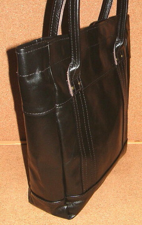 楽天市場】【STANDARD MOTORCYCLE LEATHERS スタンダードレザー】 高級 オールレザー製 肉厚 カウハイド ライダース 中型 トートバッグ 「Mサイズ」 (BLACK/ブラック) 牛革 茶芯黒 バイカー ホットロッド 高橋 made in 奥多摩 本革 レザーバッグ 鞄 バイカーズ 黒 ...