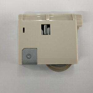 【メール便対応】家研販売 木製引戸用取替戸車(PP) ホワイト色 【品番:KHMJB-907(W)】