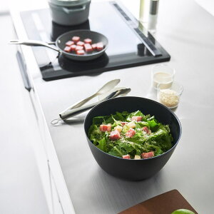 山崎実業 傾けて混ぜやすい調理ボウル タワー L 電子レンジ対応 ブラック 4903208013901 【品番:01390】