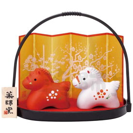 干支 午 置物 馬 うま 2026年/ 錦彩招福午(紅白)小手籠付 /粗品 販促 景品 縁起 町内会 敬老会 神社 寺社 年末 年始 家庭用 業務用