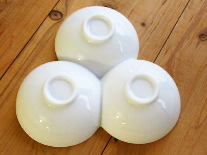 楽天市場】三つ仕切り皿 トリフル 19.8cm A級品 日本製 美濃焼 陶器 洋食器 和食器 食器 白い食器 仕切り鉢 小分け鉢 薬味皿 醤油皿 調味料 皿 ディップ皿 煮物皿 デザート皿 おしゃれ シンプル カフェ風 ボール ボウル かわいい 可愛い 電子レンジ 食洗機 対応 : おしゃれ ... 楽天市場】三つ仕切り皿 トリフル 19.8cm A級品 日本製 美濃焼 陶器 洋食器 和食器 食器 白い食器 仕切り鉢 小分け鉢 薬味皿 醤油皿 調味料 皿 ディップ皿 煮物皿 デザート皿 おしゃれ シンプル カフェ風 ボール ボウル かわいい 可愛い 電子レンジ 食洗機 対応 : おしゃれ ...