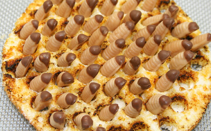 楽天市場 はちのこモゾモゾ プチキャラメル 10個入 冷蔵発送 キャラメル お菓子 インスタ映え おもしろ お菓子 プレゼント お取り寄せスイーツ 面白い おもしろい 虫 菓子 立体 蜂の子 サプライズ プレゼント 誕生日 贈り物 手土産 子供 男の子 個包装 小分け