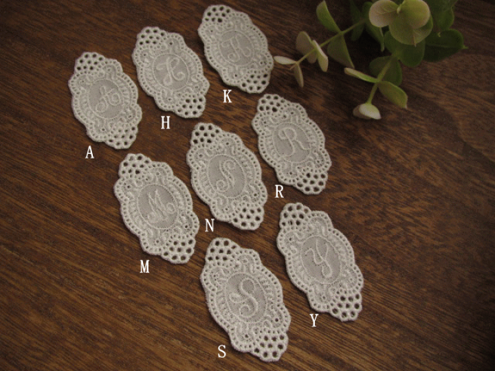 アンティーク ロマンティックコットン刺繍 リボンレース 蝶柄 丸型ワッペン24枚 アンティーク ロマンティックコットン刺繍 リボンレース 蝶柄 丸
