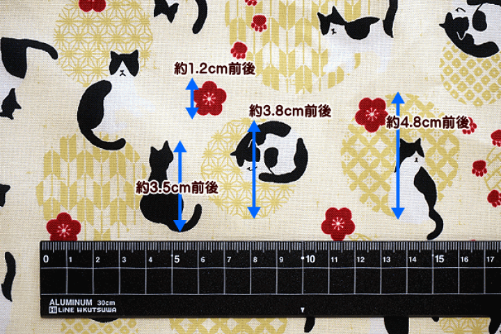 楽天市場】シーチング生地 和風 ハチワレ猫と花と鞠 柄 足あと柄
