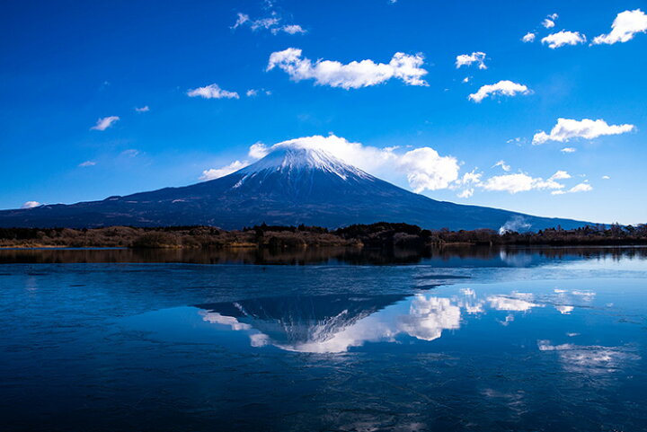 楽天市場 オーダー壁紙 壁紙 富士山 山 空 雲 湖 逆さ富士 写真 綺麗 おしゃれ 美しい 自然 貼りやすい デザイン 防カビ 日本製 国産 リメイク 模様替え 店 部屋 和室 寝室 キッチン リビング トイレ 風景 景色 かべがみはるこ そらのした