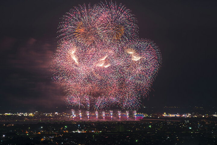 楽天市場 オーダー壁紙 壁紙 花火 おしゃれ 写真 きれい 華やか 貼りやすい デザイン 防カビ 日本製 国産 リメイク 模様替え 店 天井 部屋 寝室 風景 景色 夏 お祭り 屋台 かべがみはるこ そらのした Ss かべがみはるこの壁紙工場 楽天市場 オーダー壁紙 壁紙 花火 おしゃれ 写真 きれい 華やか 貼りやすい デザイン 防カビ 日本製 国産 リメイク 模様替え 店 天井 部屋 寝室 風景 景色 夏 お祭り 屋台 かべがみはるこ そらのした Ss かべがみはるこの壁紙工場