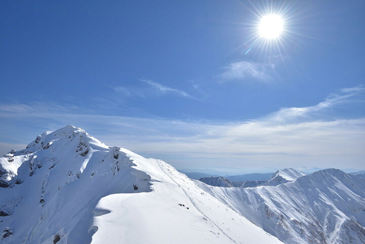 楽天市場 オーダー壁紙 壁紙 雪 雪山 写真 おしゃれ 自然 貼りやすい デザイン 防カビ 日本製 国産 リメイク 模様替え 店 天井 部屋 寝室 キッチン リビング トイレ 風景 冬 景色 ホワイト かべがみはるこ そらのした かべがみはるこの壁紙工場