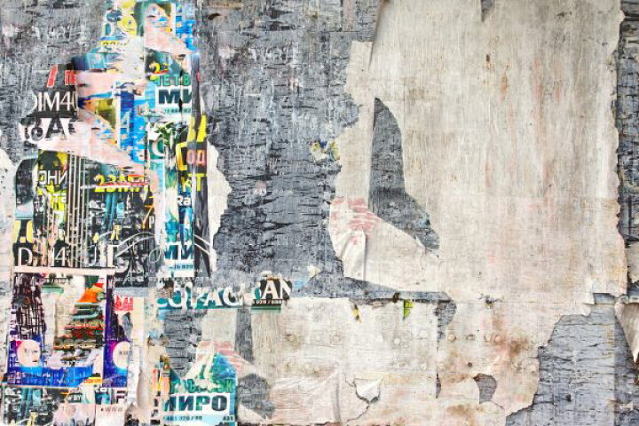 楽天市場 コラージュ アートの壁紙 輸入 カスタム壁紙 Photowall Wood Billboard With Torn Posters 貼ってはがせるフリース壁紙 不織布 海外取り寄せのため1カ月程度でお届け 代引き 後払い不可 壁紙 屋本舗 カベガミヤホンポ