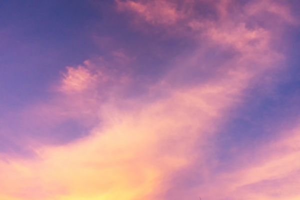 楽天市場 空 雲 グラデーション 青 ブルー 紫 パープルの壁紙 輸入 カスタム壁紙 Photowall Sunset Clouds 105 貼ってはがせるフリース壁紙 不織布 海外取り寄せのため1カ月程度でお届け 代引き 後払い不可 壁紙 屋本舗 カベガミヤホンポ