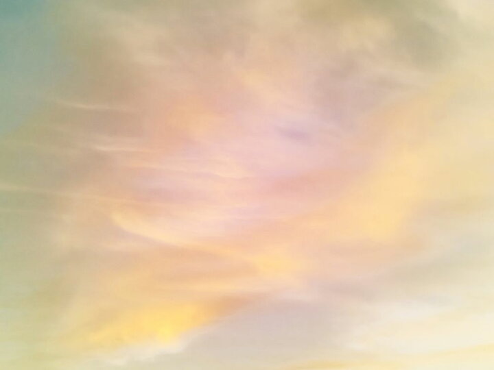 楽天市場 空 雲 グラデーション 黄色 イエローの壁紙 輸入 カスタム壁紙 Photowall Clouds On The Sky 181 貼ってはがせるフリース壁紙 不織布 海外取り寄せのため1カ月程度でお届け 代引き 後払い不可 壁紙 屋本舗 カベガミヤホンポ