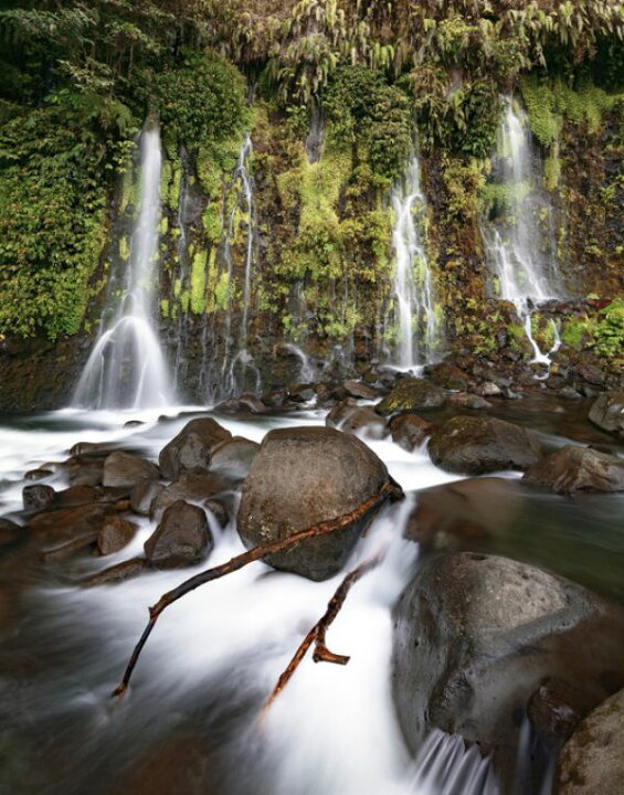 楽天市場 滝 自然 森 岩の壁紙 輸入 カスタム壁紙 Photowall Boulders And Falls 貼ってはがせるフリース壁紙 不織布 海外取り寄せのため1カ月程度でお届け 代引き 後払い不可 壁紙屋本舗 カベガミヤホンポ