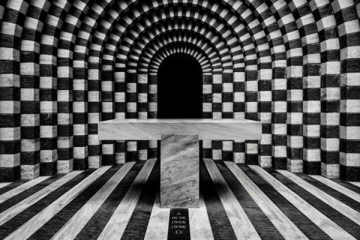 楽天市場 アーチ ストライプ 黒 ブラック モノクロ モノトーンの壁紙 輸入 カスタム壁紙 Photowall Squares Into Lines 貼ってはがせるフリース壁紙 不織布 海外取り寄せのため1カ月程度でお届け 代引き 後払い不可 壁紙 屋本舗 カベガミヤホンポ