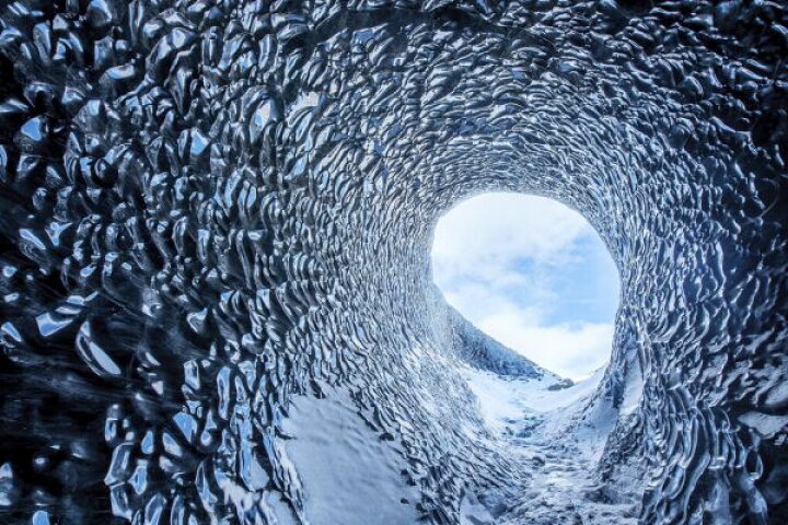 楽天市場 氷 洞窟 青 ブルーの壁紙 輸入 カスタム壁紙 Photowall Ice Cave 貼ってはがせるフリース壁紙 不織布 海外取り寄せのため1カ月程度でお届け 代引き 後払い不可 壁紙屋本舗 カベガミヤホンポ