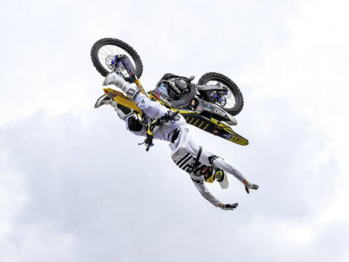 楽天市場 フリースタイルモトクロス バイクの壁紙 輸入 カスタム壁紙 Photowall Freestyle Motocross 貼ってはがせるフリース壁紙 不織布 海外取り寄せのため1カ月程度でお届け 代引き 後払い不可 壁紙 屋本舗 カベガミヤホンポ