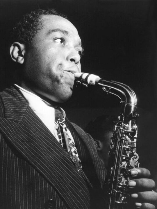 楽天市場 チャーリー パーカー ジャズ サックス 写真 モノクロ モノトーンの壁紙 輸入 カスタム壁紙 Photowall Charlie Parker 貼ってはがせるフリース壁紙 不織布 海外取寄せ商品 代引き 後払い不可 壁紙屋本舗 カベガミヤホンポ
