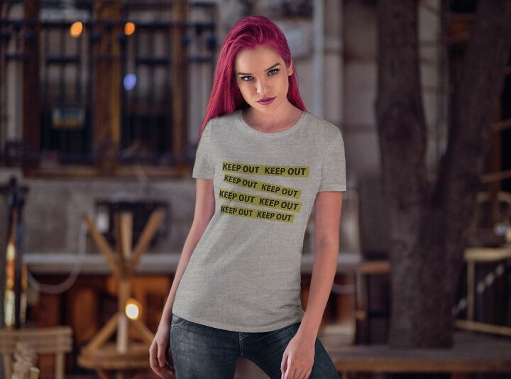 楽天市場 Tシャツ レディース 半袖 白地 デザイン S M L Xl Tシャツ ティーシャツ T Shirt ハロウィン ユニーク Keep Out テープ 文字 Kabeコレ