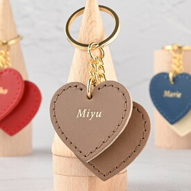 箔押し ハート イタリアンレザー 名前 キーホルダー 名入れ イニシャル 刻印 お揃い レザー ペア プレゼント ラッピング 誕生日 キーホルダー ファッション ネーム キッズ 女の子 子供 きれいめ レディース ネームタグ 卒業 部活 サークル かわいい おしゃれ 女の子 彼女