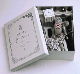 すずらん角缶 アンティーク風雑貨 スズラン Anano(アナノ) porte bonheur ポルトボヌール 鈴蘭 リリー 道具箱 裁縫道具箱 缶ケース 缶ボックス