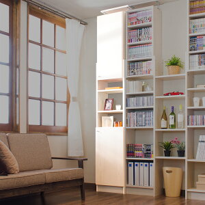 【期間限定 P2倍】壁面収納 扉付 幅45 奥行26 突っ張り おしゃれ リビング 壁面収納家具 棚 突っ張り棚 スリム キッチン シェルフ 本棚 賃貸 耐震 大容量 天井つっぱり つっぱり耐震 転倒防止