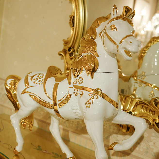 馬の置き物　ホワイト&ゴールド　イタリア製　跳ね馬の置物　縁起物の跳ね馬のオブジェ　午の置物　馬の置物　うまの置物　ホースオブジェ　インテリアオブジェ　 馬の雑貨渡辺美奈代セレクト | Ｋaguya-Ｈime３７４