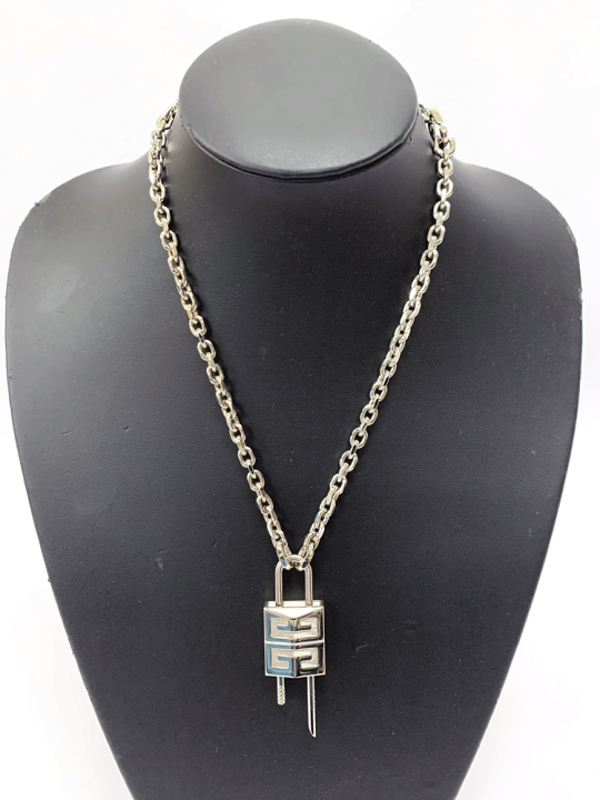 GIVENCHYジバンシー パドロック シルバー　ネックレストップ 15161-250120-0357_1.jpg
