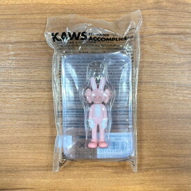 カウズ コンパニオン・KAWS COMPANION (FLAYED) KEYHOLDER 状態SS キーホルダー フィギュア ピンク サイズF