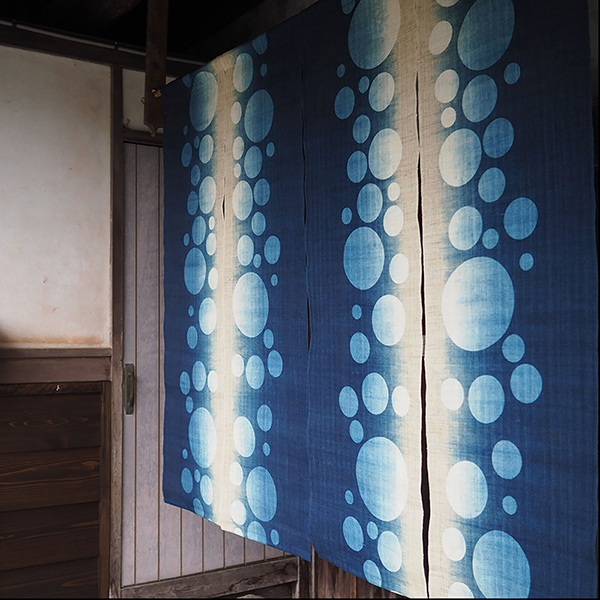 楽天市場】暖簾（のれん）本麻［丈150cm］藍染め【露（つゆ） 】日本製
