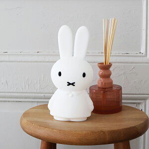 Miffy Shines �~�b�t�B�[ LED �Ԃ���� �������C�g �[�d�� �i�C�g���C�g �C���e���A���C�g ���� �ԐڏƖ� �q������ �Q�� �Ɩ� ������� �O�b�Y �k�� �a���� �v���[���g MIFFY LAMP �ȒP���� �g���₷