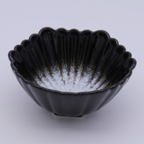 美濃焼 黒釉白吹き 菊型六角鉢 (小鉢) 13.2x12.5x6.2cm