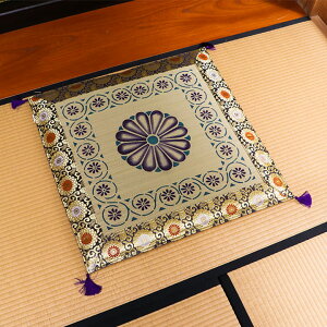 { Y  Ozc zc ~ @ O  e 70×70cm