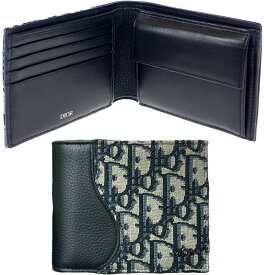 DIOR HOMME ディオールオムイタリア製メンズ小銭入れ付き二つ折り財布シグネチャーロゴ刺繍 2つ折り財布ブラックグレインドカーフスキンレザーマーケトリースナップボタンコインコンパートメントさいふ サイフ BYERL H05EBE H03EBK H57EKH