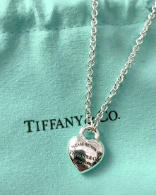 Tiffany&Co. ティファニー レディースおしゃれRTTハートタグプレートネックレス3D立体ハートペンダントリターントゥティファニースターリングシルバーシルバーチェーン フルハートペンダント誕生日 クリスマス 大切な相手へのプレゼントや贈り物に♯