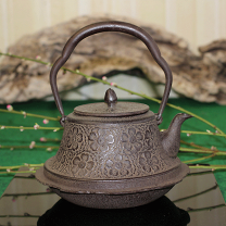 未使用、山形水沢 菊池浄慶作 １８型糸目肌　南部鉄瓶　南部鉄器　鉄瓶　調理器具 未使用、山形水沢 菊池浄慶作 18型糸目肌 南部鉄瓶 南部鉄器