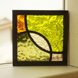 ステンドグラス パネル 住宅用 ひし形向き扇と楕円 シック 12cm×12cm【ステンド 室内窓 壁埋め込み グリーン 小窓 明かり採り 新築 改築 新生活 リフォーム インテリア 建材パーツ 空間アクセント 室内装飾 壁装飾】
